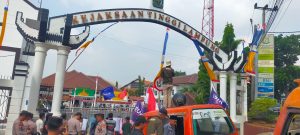 LSM Rubik Demo Paparkan Dugaan KKN Dinas BMBK di Depan Kejati Lampung